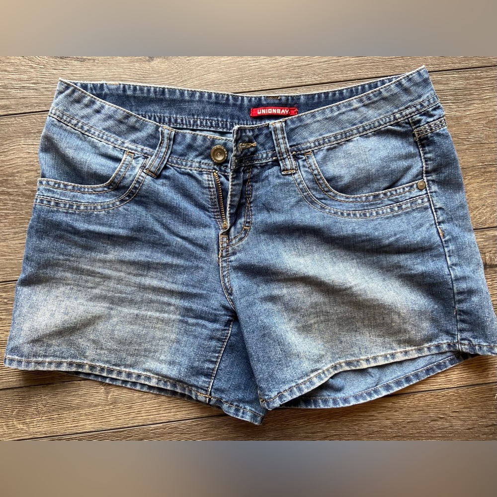 UNIONBAY size 9 light wash shorts